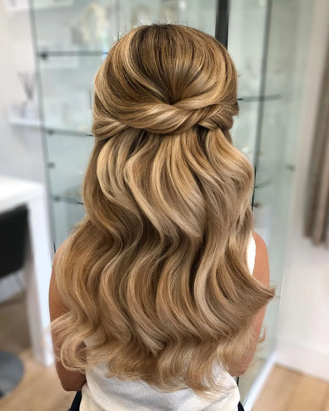 Easy Updos for Long Hair: Effortless Elegance in Minutes